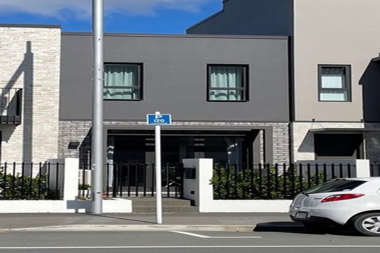 Photo of property in 3/214 Hereford Street, Christchurch Central, Christchurch, 8011