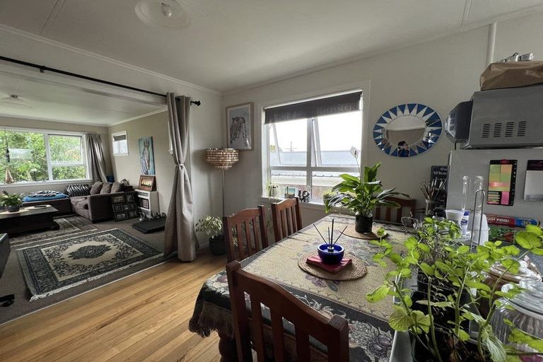 Photo of property in 16 Mayne Street, Waitara, 4320