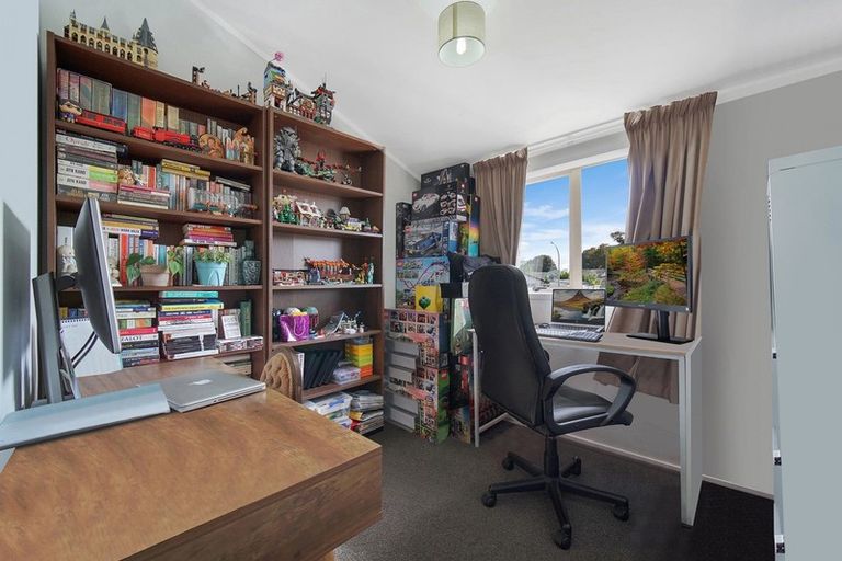 Photo of property in 4a Bedlington Avenue, Manurewa, Auckland, 2102