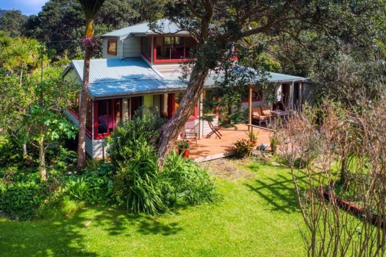 Photo of property in 66 Karekare Road, Karekare, Auckland, 0772