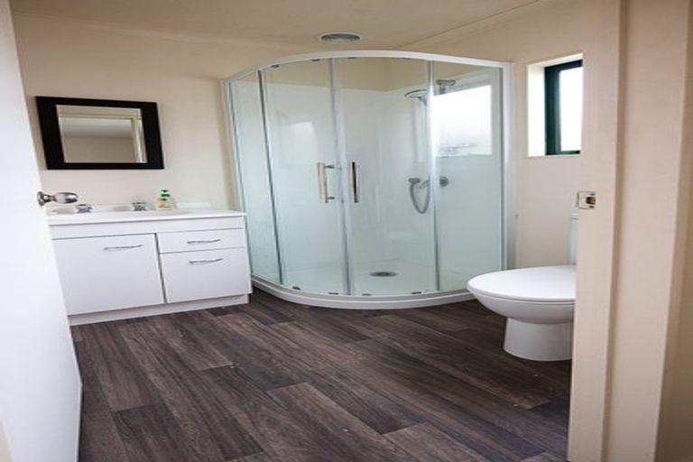 Photo of property in 37 Vardon Road, St Andrews, Hamilton, 3200