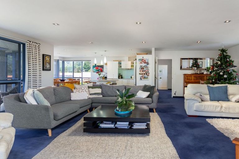 Photo of property in 12 Ranui Street, Waikawa, Picton, 7220