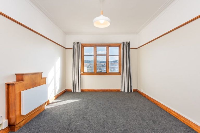 Photo of property in Ionian Flats, 123-125 Brougham Street, Mount Victoria, Wellington, 6011
