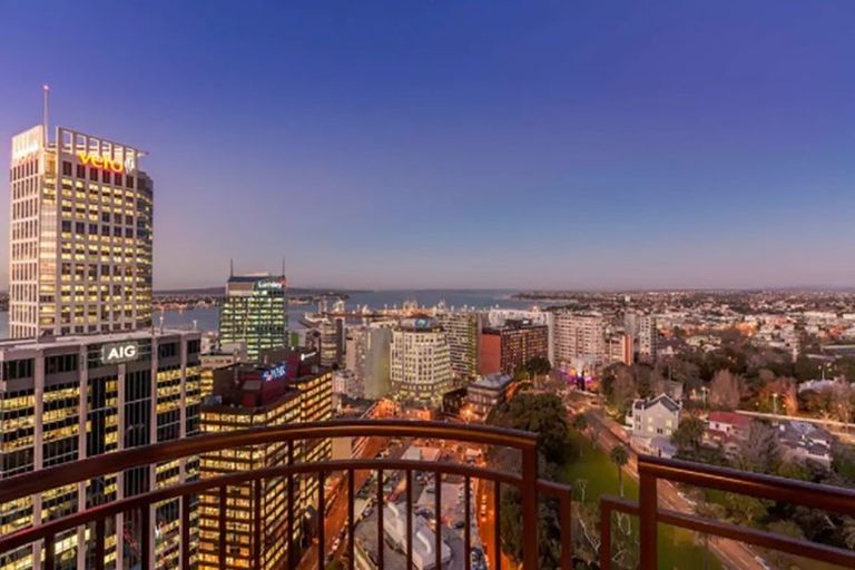 Photo of property in The Metropolis Apartments, 2912/1 Courthouse Lane, Auckland Central, Auckland, 1010