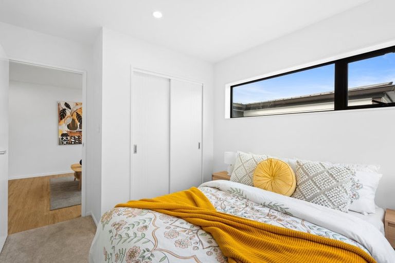 Photo of property in 6/90 Picasso Drive, West Harbour, Auckland, 0618