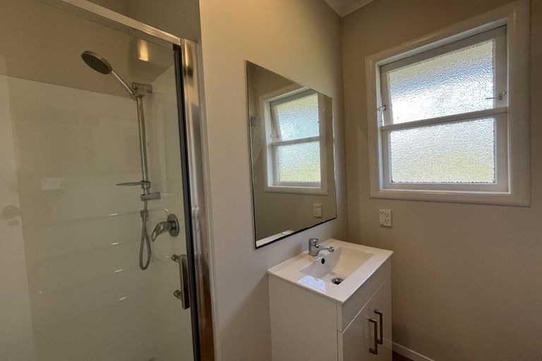 Photo of property in 57 Sylvan Crescent, Te Atatu South, Auckland, 0610