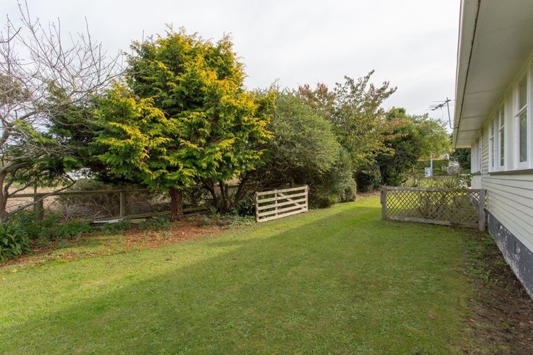 Photo of property in 35 Brassey Street, Waverley, 4510