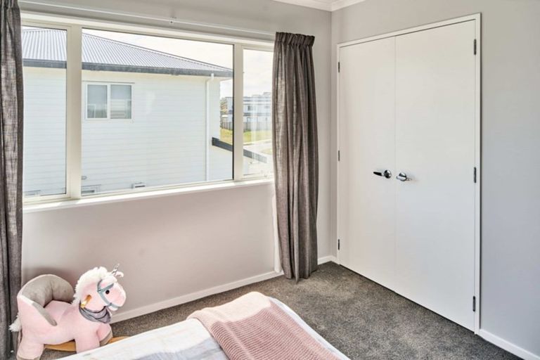 Photo of property in 2b Belize Grove, Grenada Village, Wellington, 6037