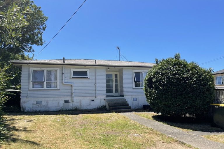 Photo of property in 24 Waipani Road, Te Atatu Peninsula, Auckland, 0610