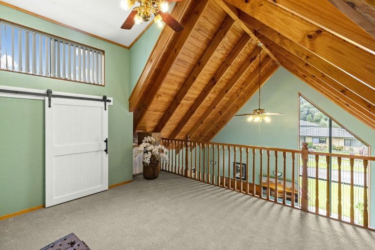 Photo of property in 8 Mark Williams Place, Clevedon, Papakura, 2582