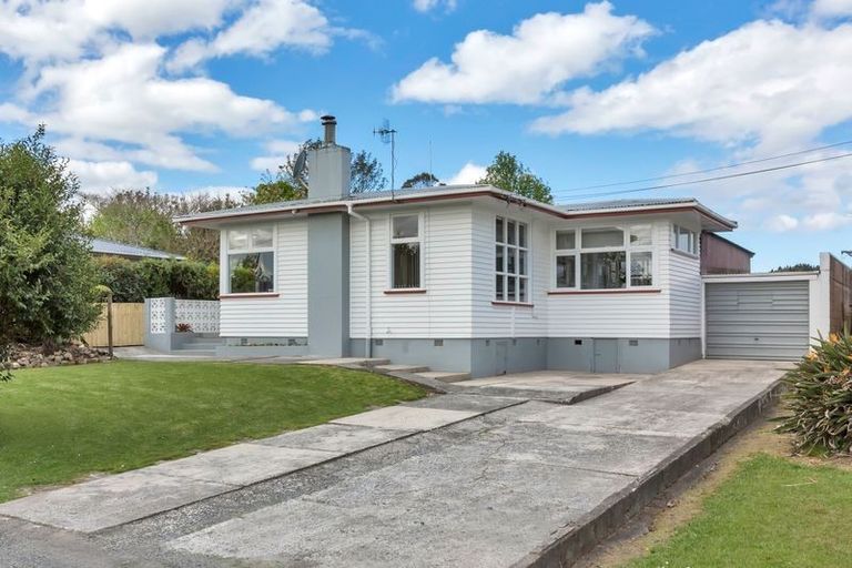 Photo of property in 99 Onerahi Road, Onerahi, Whangarei, 0110