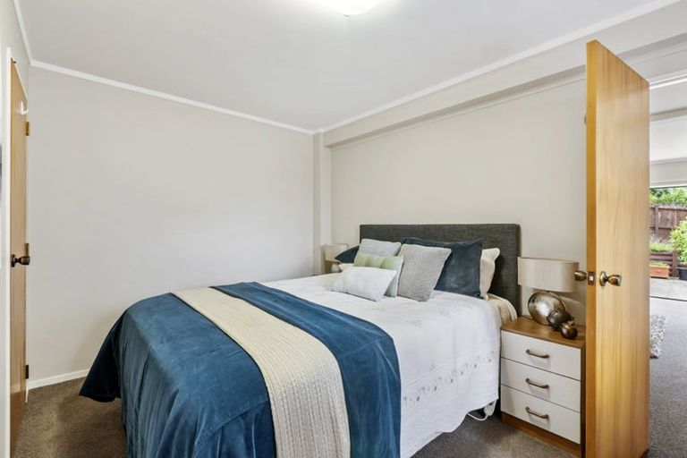 Photo of property in 8 Coubray Place, Botany Downs, Auckland, 2010