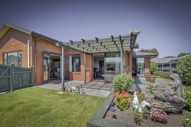 Photo of property in 12 Highwood Lane, Burnside, Christchurch, 8053