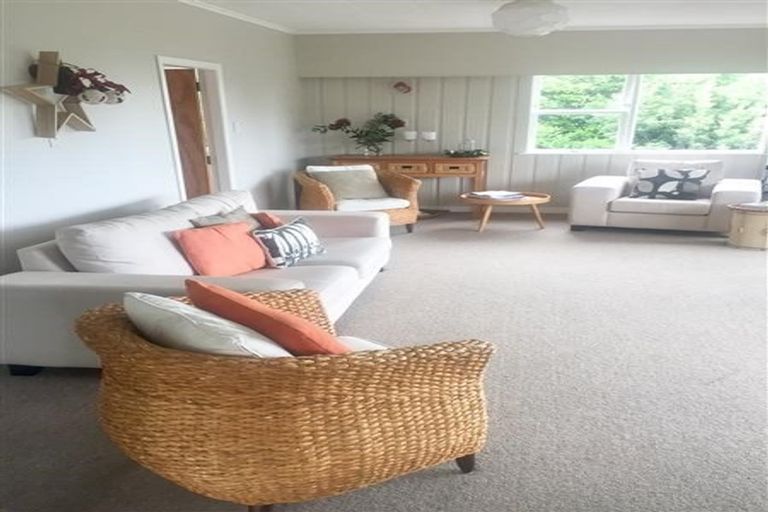 Photo of property in 1 Groves Road, Raumati Beach, Paraparaumu, 5032