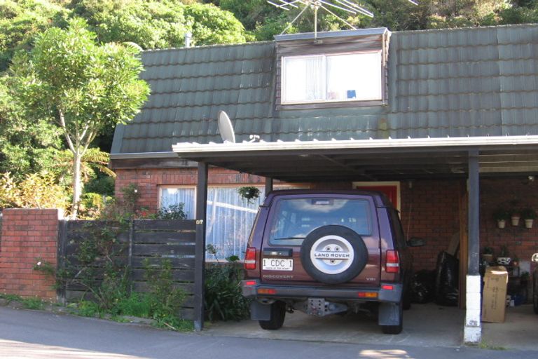 Photo of property in 87 Churton Drive, Churton Park, Wellington, 6037