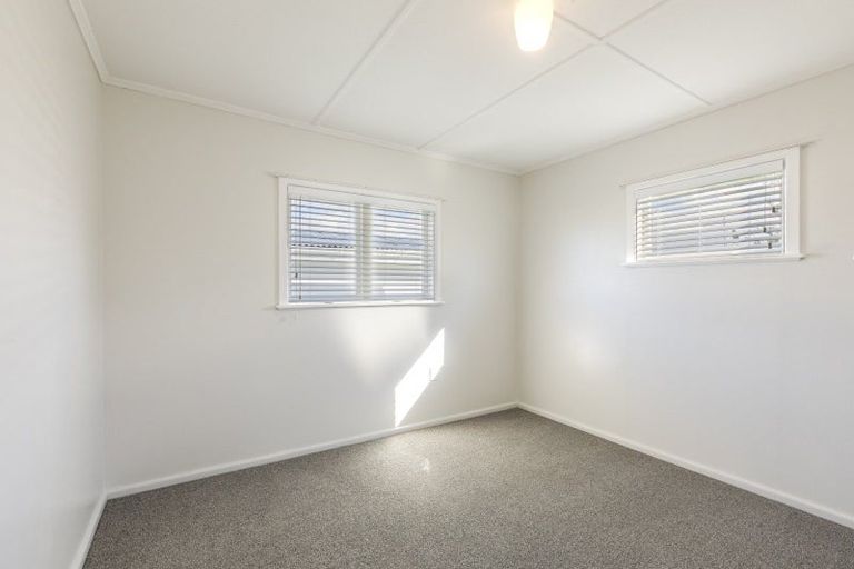 Photo of property in 11 Hillary Crescent, Maraenui, Napier, 4110