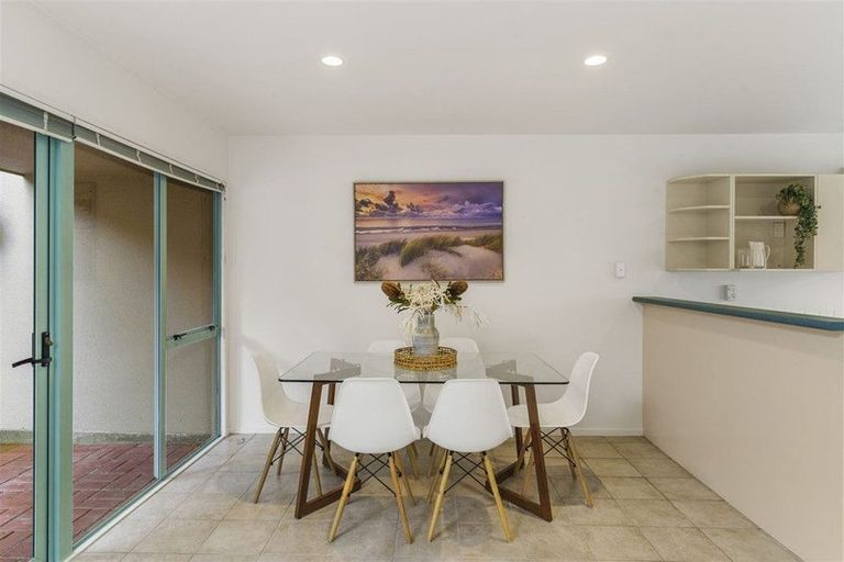 Photo of property in 2/110 Nayland Street, Sumner, Christchurch, 8081