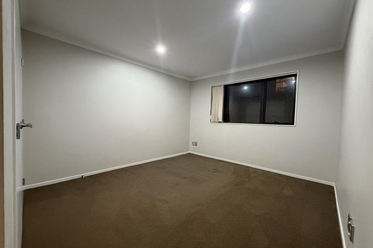 Photo of property in 43 Redoubt Road, Goodwood Heights, Auckland, 2105