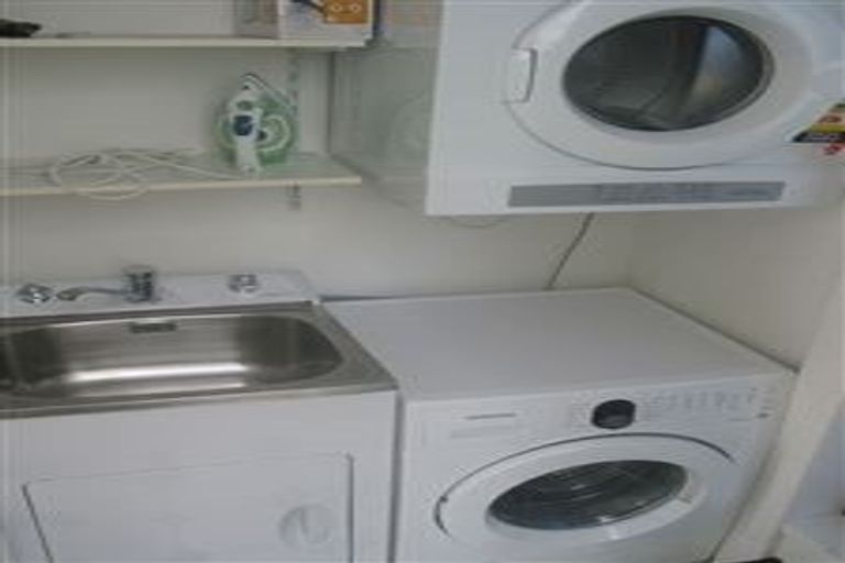 Photo of property in 2/12 Craig Road, Milford, Auckland, 0620