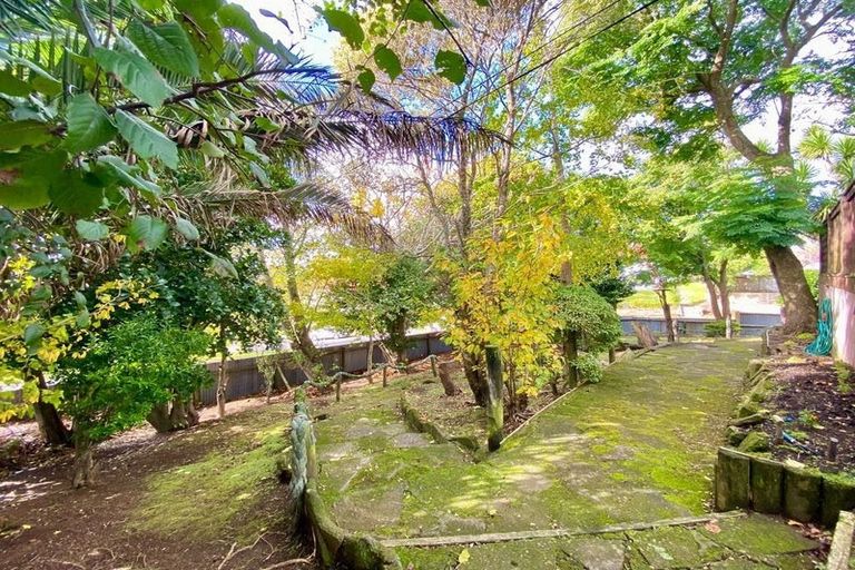 Photo of property in 98/98a Glenpark Avenue, Frankleigh Park, New Plymouth, 4310