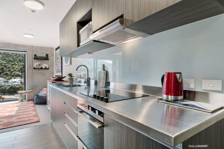 Photo of property in Frame Apartments, 1002/111 Molesworth Street, Thorndon, Wellington, 6011