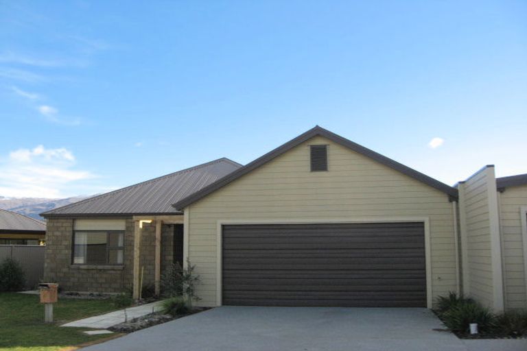 Photo of property in 2 Mckellar Court, Cromwell, 9310