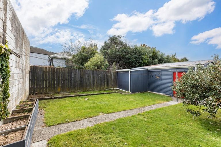 Photo of property in 10 Gardiner Grove, Wainuiomata, Lower Hutt, 5014