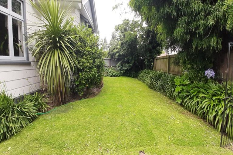 Photo of property in 22 Corson Avenue, Beckenham, Christchurch, 8023