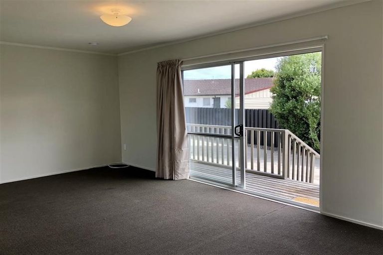 Photo of property in 2/22 Tamworth Close, Manurewa, Auckland, 2102