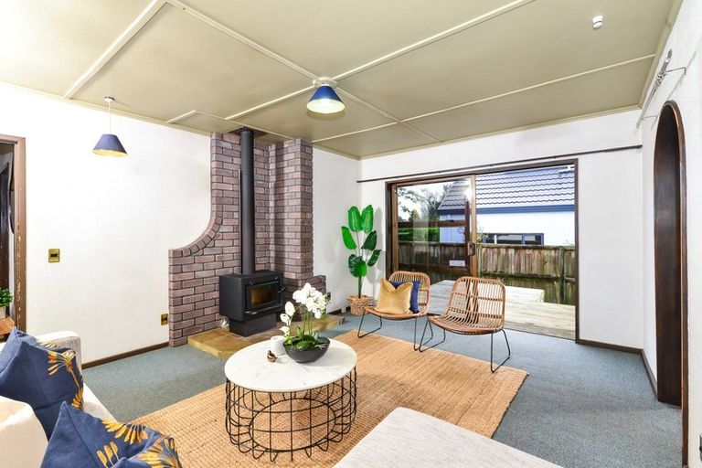 Photo of property in 1 Moule Place, Fairfield, Hamilton, 3214