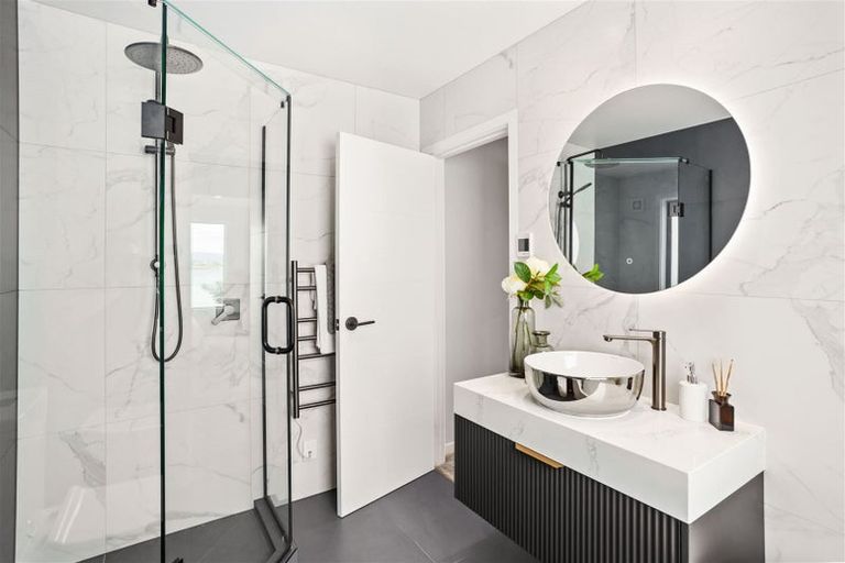 Photo of property in 5 Seawind Way, Hobsonville, Auckland, 0616