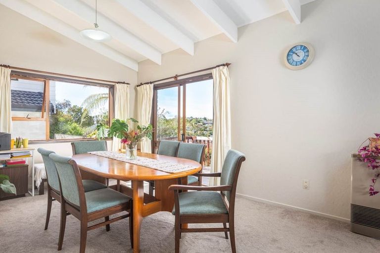 Photo of property in 15 Montclair Rise, Browns Bay, Auckland, 0630