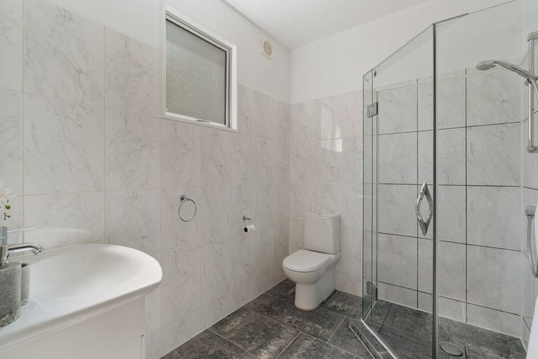 Photo of property in 2d Vancouver Drive, Queenstown, 9300