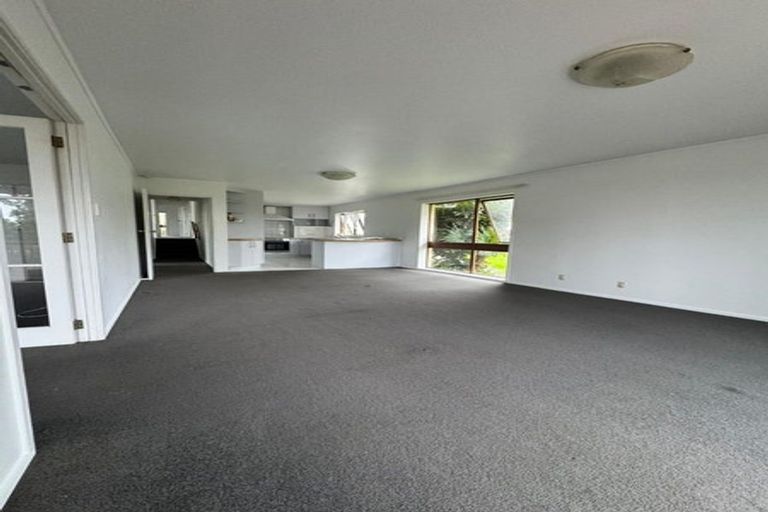 Photo of property in 71 Sandspit Road, Shelly Park, Auckland, 2014