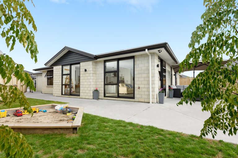 Photo of property in 4 Teachers Court, Papamoa Beach, Papamoa, 3118