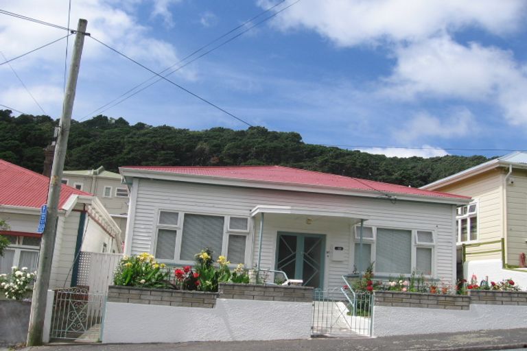 Photo of property in 37 Porritt Avenue, Mount Victoria, Wellington, 6011