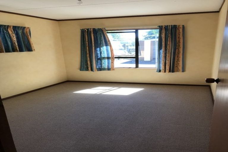 Photo of property in 2 Wainscott Street, Greenmeadows, Napier, 4112