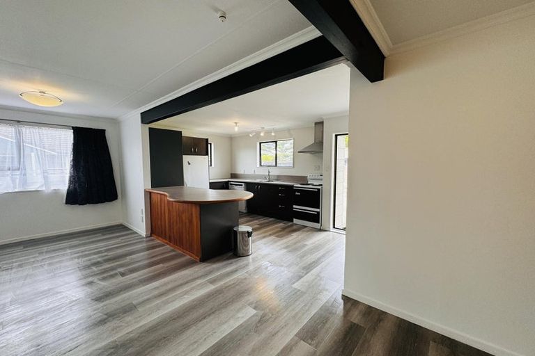 Photo of property in 50 Hillcrest Drive, Kelvin Grove, Palmerston North, 4414