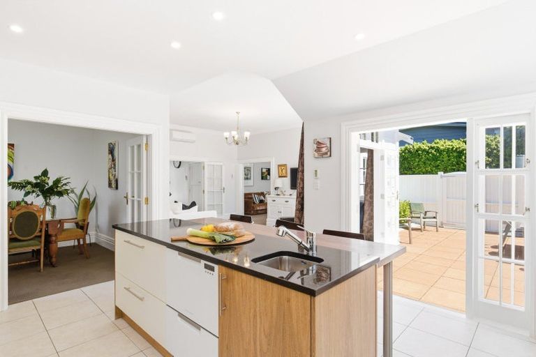 Photo of property in 15 Lucknow Terrace, Khandallah, Wellington, 6035