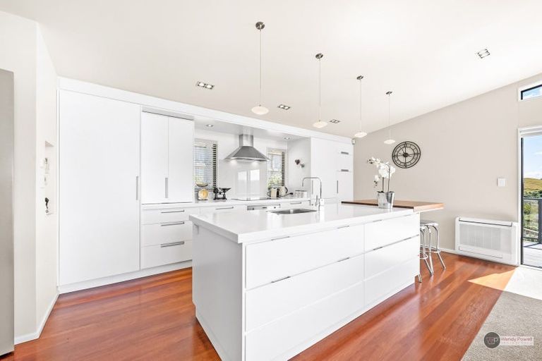 Photo of property in 30 Arahiwi Grove, Tirohanga, Lower Hutt, 5010
