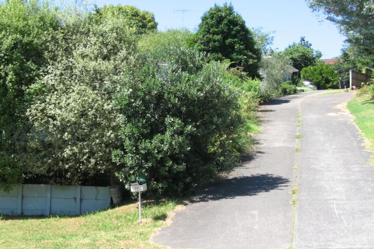 Photo of property in 11 Beeche Place, Birkdale, Auckland, 0626