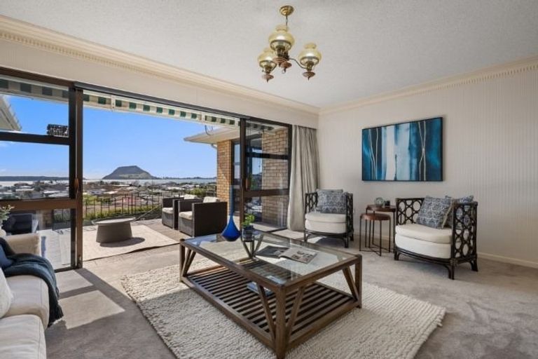 Photo of property in 21 Tirinui Crest Road, Otumoetai, Tauranga, 3110