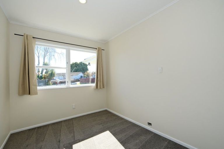 Photo of property in 111 Chichester Drive, Rosehill, Papakura, 2113