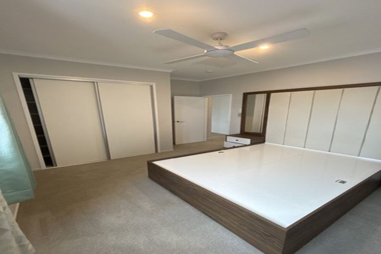 Photo of property in 13 William Stratton Lane, Hobsonville, Auckland, 0616