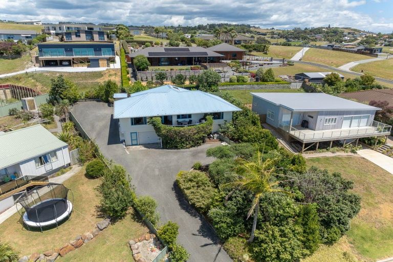 Photo of property in 4 Torsby Road, Coopers Beach, 0420