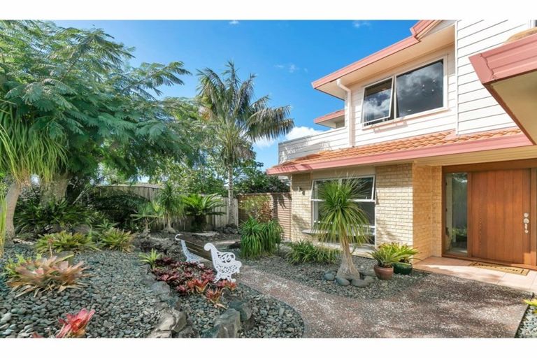 Photo of property in 12 Marlin Street, West Harbour, Auckland, 0618