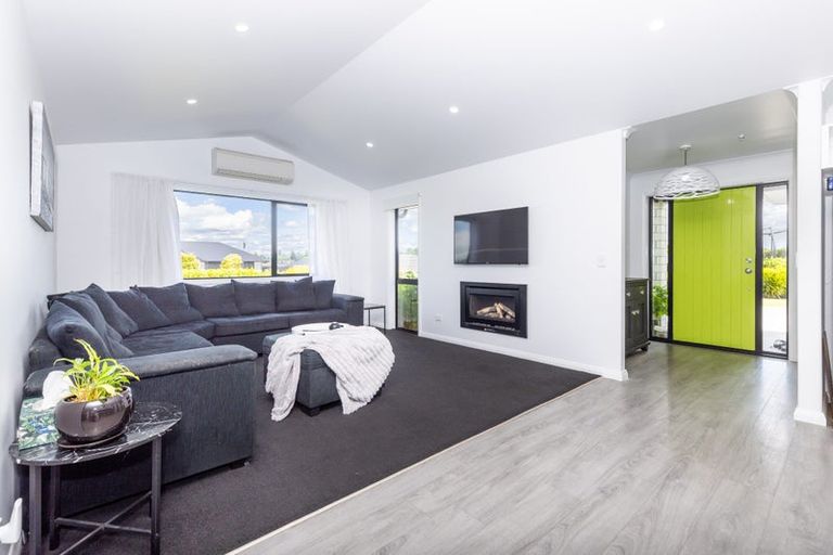 Photo of property in 2 Oak Ridge Drive, Te Awamutu, 3800