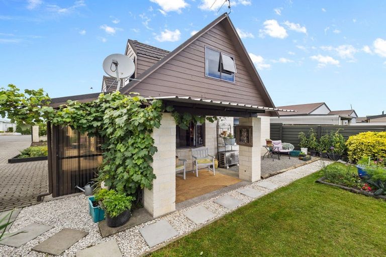 Photo of property in 162 Mcmurdo Street, Tinwald, Ashburton, 7700