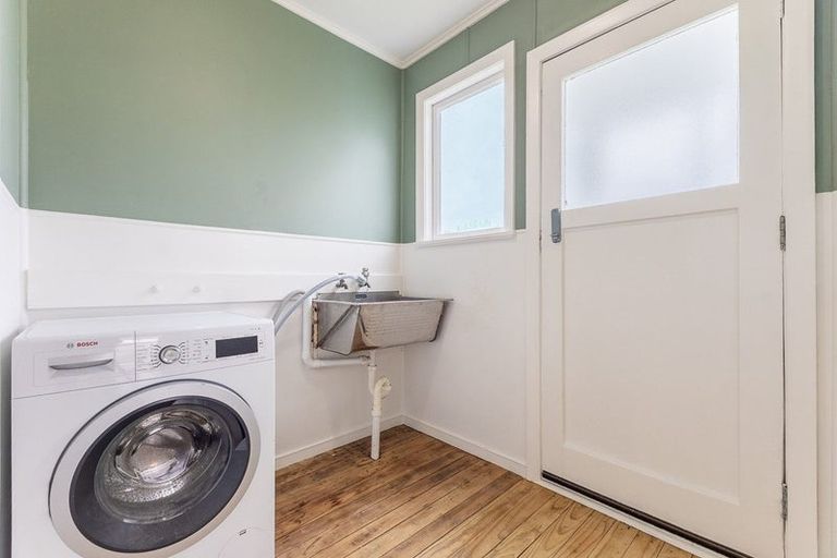 Photo of property in 76-78 Sievers Grove, Cannons Creek, Porirua, 5024