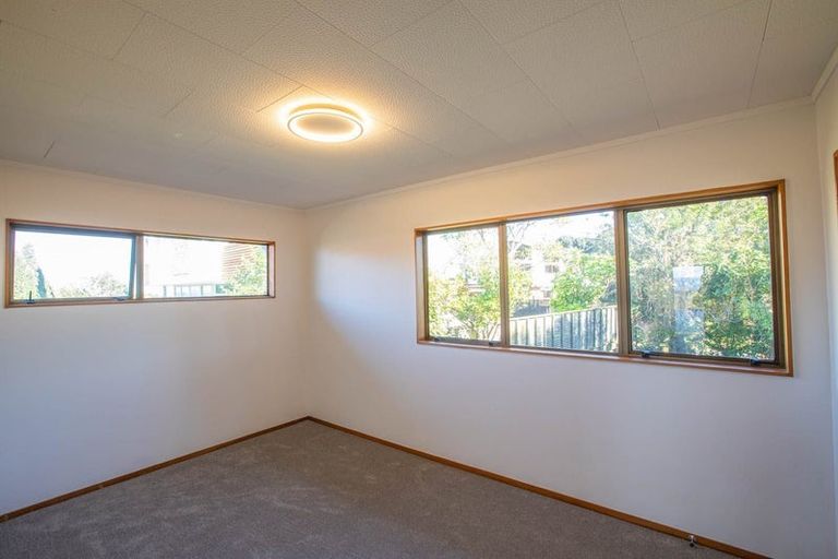 Photo of property in 4 Dalmeny Close, Murrays Bay, Auckland, 0630